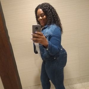 Meet your Posher, April